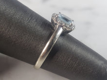 Load image into Gallery viewer, Womens Vintage Estate 10K Gold Aquamarine &amp; Diamond Ring 1.9g E1245