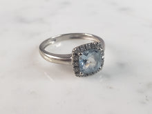 Load image into Gallery viewer, Womens Vintage Estate 10K Gold Aquamarine &amp; Diamond Ring 1.9g E1245