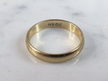 Load image into Gallery viewer, Womens Vintage Estate 14K Yellow Gold Wedding Band Ring 2.6g E1259