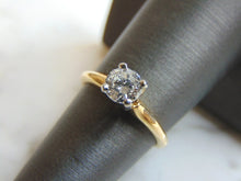 Load image into Gallery viewer, WOMENS VINTAGE ESTATE 14K YELLOW GOLD &amp; SOLITAIRE DIAMOND RING 3.0g  E1527