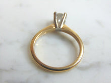 Load image into Gallery viewer, WOMENS VINTAGE ESTATE 14K YELLOW GOLD &amp; SOLITAIRE DIAMOND RING 3.0g  E1527