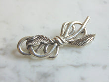 Load image into Gallery viewer, Womens Vintage Estate Sterling Silver Leaf Brooch 13.3g E1536
