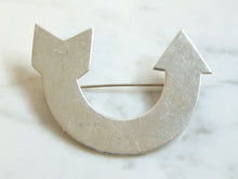Load image into Gallery viewer, Womens Vintage Estate Sterling Silver "U" Turn Arrow Brooch 13.1g E1544