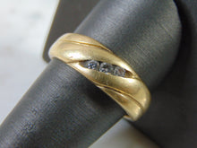 Load image into Gallery viewer, MENS VINTAGE ESTATE 14K YELLOW GOLD RING WITH 3 SMALL DIAMONDS 7.75g  E1723