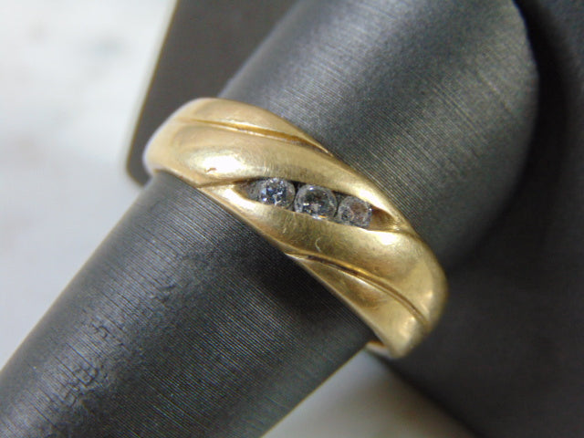 MENS VINTAGE ESTATE 14K YELLOW GOLD RING WITH 3 SMALL DIAMONDS 7.75g  E1723