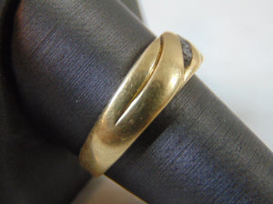 MENS VINTAGE ESTATE 14K YELLOW GOLD RING WITH 3 SMALL DIAMONDS 7.75g  E1723
