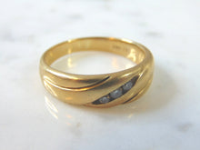 Load image into Gallery viewer, MENS VINTAGE ESTATE 14K YELLOW GOLD RING WITH 3 SMALL DIAMONDS 7.75g  E1723