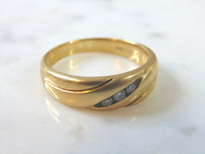 MENS VINTAGE ESTATE 14K YELLOW GOLD RING WITH 3 SMALL DIAMONDS 7.75g  E1723