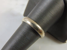 Load image into Gallery viewer, Vintage Estate 14K White Gold Wedding Band Ring, 5.5g E1780