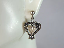 Load image into Gallery viewer, Womens Vintage Estate Sterling Silver Heart Earrings 4.1g E1925
