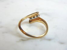 Load image into Gallery viewer, Women&#39;s Vintage Estate 10K Yellow Gold Ring w/ Diamonds 2.2g E1932