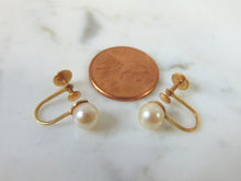 Load image into Gallery viewer, Pr of Vintage Estate 14K Yellow Gold Threaded Clip-on Earrings W/ Pearls 1.7g E2013