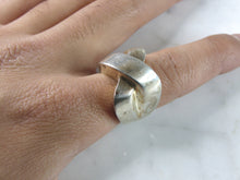Load image into Gallery viewer, Womens Vintage Estate Sterling Silver Modernist Ring 20.6g E2066