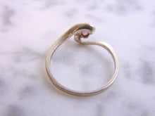 Load image into Gallery viewer, Womens Vintage Estate 14k White Gold Ring w/ Rhodolite Stone 1.6g #E2121