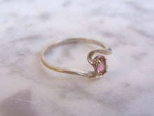 Load image into Gallery viewer, Womens Vintage Estate 14k White Gold Ring w/ Rhodolite Stone 1.6g #E2121