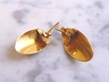 Load image into Gallery viewer, Womens Vintage Estate Pair of 18k Gold Stick Earrings 4.6g #E2200