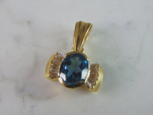 Load image into Gallery viewer, Womens Vintage Estate 14K Yellow Gold Aquamarine Pendant 3.9g E2217
