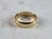 Load image into Gallery viewer, Vintage Estate 18k Yellow Gold Wedding Band Ring 4.1g E2286