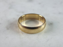 Load image into Gallery viewer, Vintage Estate 18k Yellow Gold Wedding Band Ring 4.1g E2286