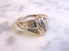 Load image into Gallery viewer, Women&#39;s Vintage Estate 10K White Gold Diamond Ring 3.2g E2295