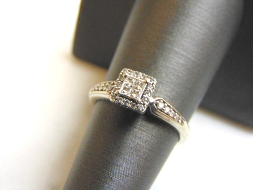Women's Vintage Estate 10K White Gold Diamond Ring, 2.4g E2345
