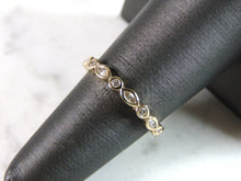 Load image into Gallery viewer, Womens Vintage Estate 14K Yellow Gold CZ Ring 2.3g E2437