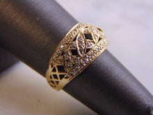 Load image into Gallery viewer, Women&#39;s Vintage Estate 14K Yellow Gold Diamond Ring 3.0g E2504
