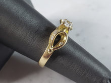 Load image into Gallery viewer, Womens Vintage Estate 14k Gold Diamond Ring 5.1g E2545
