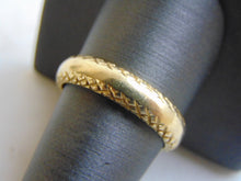 Load image into Gallery viewer, MENS VINTAGE ESTATE 14K YELLOW GOLD WEDDING BAND RING 7.3g  E2552