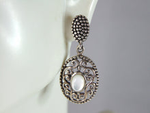 Load image into Gallery viewer, Womens Vintage Estate Sterling Silver M.O.P.  Earrings 5.4g E2651