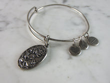 Load image into Gallery viewer, Womens Vintage Estate Alex &amp; Ani Sister Charm Bracelet  E2654