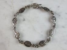 Load image into Gallery viewer, Womens Vintage Estate Sterling Silver Aztec Bracelet 13g E2674