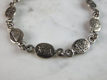 Load image into Gallery viewer, Womens Vintage Estate Sterling Silver Aztec Bracelet 13g E2674