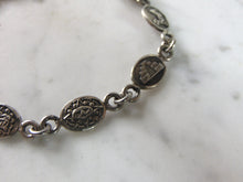 Load image into Gallery viewer, Womens Vintage Estate Sterling Silver Aztec Bracelet 13g E2674