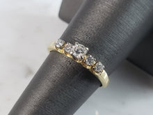 Load image into Gallery viewer, Womens Vintage Estate 14k Gold Diamond Ring 2.4g E2819