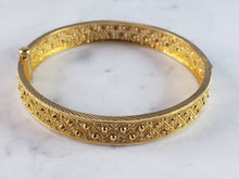Load image into Gallery viewer, Womens Vintage Estate 22K Yellow Gold Bangle Bracelet 23.1g E2900