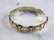 Load image into Gallery viewer, Womens Vintage Estate 14K Yellow Gold Cuff Bracelet 16.4g E2903