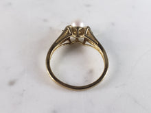 Load image into Gallery viewer, Womens Vintage Estate 10k Gold Pearl Diamond Ring 2.6g E2928