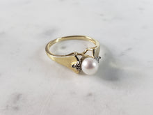 Load image into Gallery viewer, Womens Vintage Estate 10k Gold Pearl Diamond Ring 2.6g E2928