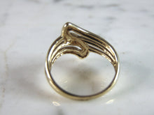 Load image into Gallery viewer, Womens Vintage Estate 10k Yellow Gold Modernist Ring 2.8g E2988