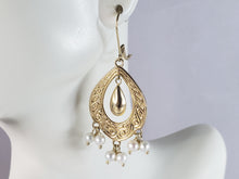 Load image into Gallery viewer, Womens Vintage Estate 14K Yellow Gold Dangle Earrings 5g E3179