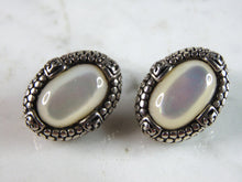 Load image into Gallery viewer, Womens Vintage Estate Sterling Silver M.O.P.  Earrings 9.3g E3234