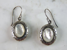 Load image into Gallery viewer, Womens Vintage Estate Sterling Silver M.O.P. Dangle Earrings 9.2g E3252