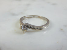 Load image into Gallery viewer, Womens Vintage Estate 10K White Gold Diamond Ring 1.8g E3258