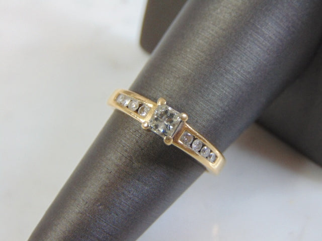 Vintage Estate Women's 14K Yellow Gold, Diamond Ring, 3.3g E3267