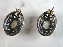 Load image into Gallery viewer, Womens Vintage Estate Sterling Silver M.O.P. Earrings 5.1g E3303