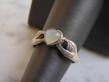 Load image into Gallery viewer, Womens Vintage Estate Sterling Silver Modernist Heart Ring 2.9g #E3438