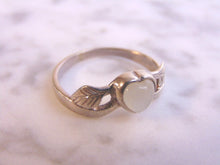 Load image into Gallery viewer, Womens Vintage Estate Sterling Silver Modernist Heart Ring 2.9g #E3438