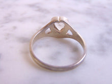 Load image into Gallery viewer, Womens Vintage Estate Sterling Silver Modernist Heart Ring 3.0g #E3443