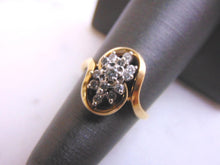 Load image into Gallery viewer, Women&#39;s Vintage Estate 14K Yellow Gold Diamond Cluster Ring, 3.6g E3529